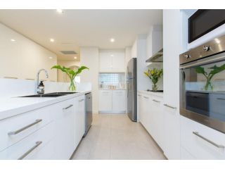 Luxury Four Bedroom Apartment Apartment, Wagga Wagga - 3