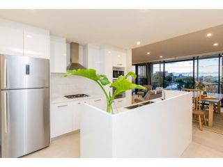 Luxury Four Bedroom Apartment Apartment, Wagga Wagga - 1