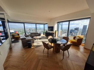 Luxury high-rise city lifestyle with views Apartment, Melbourne - 2