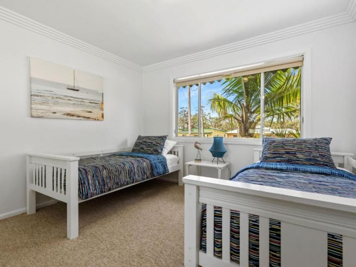 Luxury Pet FriendlyFamily Home in the Heart of Huskisson Guest house, Huskisson - imaginea 13