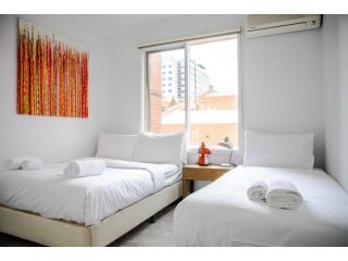 Luxury spacious 2 Bedroom Fitzroy Apartment Apartment, Melbourne - 4