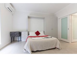 M4 West Perth Studio Apartment Apartment, Perth - 1