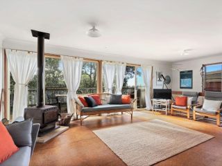 Spacious Adventure Getaway by the Bush & Ocean Guest house, Macmasters Beach - 2