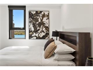 MadeComfy Modern Apartment with Riverfront Views Apartment, Maroochydore - 5