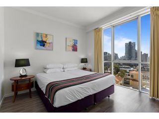 MadeComfy Ocean Views at Skyline Central Apartment, Gold Coast - 3