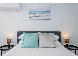 MadeComfy Surfers Paradise Studio with Ocean Views Apartment, Gold Coast - 5