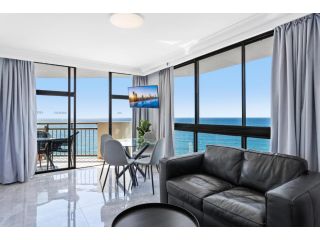 MadeComfy Surfers Paradise Studio with Ocean Views Apartment, Gold Coast - 2