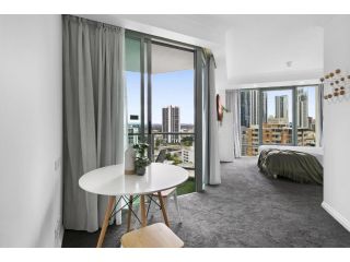 Studio with Hinterland Views in Prime Location Apartment, Gold Coast - 1