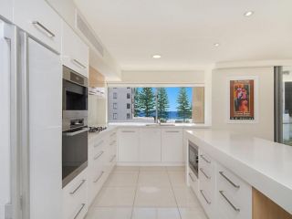 Maili 6 Luxury sky home apartment in Rainbow Bay Coolangatta Wi-Fi Included Apartment, Gold Coast - 5