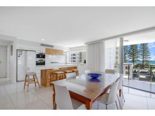 Maili 6 Luxury sky home apartment in Rainbow Bay Coolangatta Wi-Fi Included Apartment, Gold Coast - 1