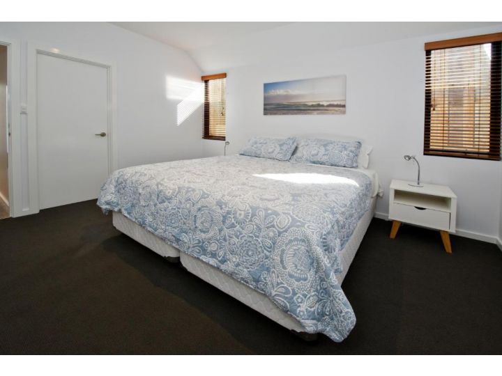 Margaret River Bungalow-1-street - stylish stay Chalet, Margaret River Town - imaginea 8