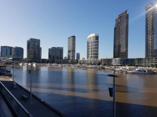 Melbourne Docklands Riverside Views Apartment, Melbourne - 3