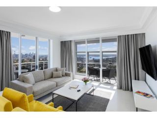 Meriton Suites Bondi Junction Hotel, Sydney - 4