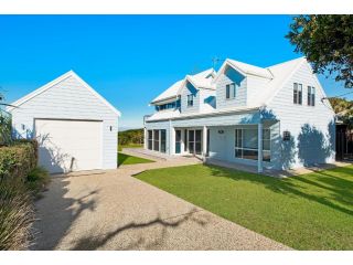 Middle Rock Beach House - Beach Front, Lake Cathie Guest house, Lake Cathie - 2