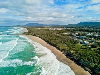 Middle Rock Beach House - Beach Front, Lake Cathie Guest house, Lake Cathie - 3