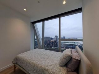 Mimese the Citylife 3BR2BA Parking+Pool+Gym+Sauna Apartment, Melbourne - 1