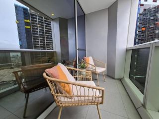 Mimese the Citylife 3BR2BA Parking+Pool+Gym+Sauna Apartment, Melbourne - 4