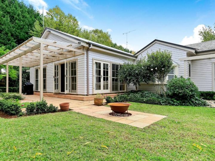 Mirrabooka Burrawang beautiful home and 3 acres of gardens in the Southern Highlands Guest house, New South Wales - imaginea 1