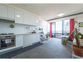 Modern 1 Bedroom Apartment in Southbank Apartment, Melbourne - 2