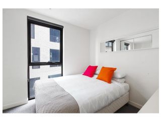 Modern 2 bed apartment in trendy Collingwood Apartment, Melbourne - 4