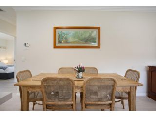 Modern 2-Bed Villa Steps to Leura Mall Guest house, Leura - 5