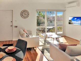 Glen Iris, Quiet Boutique 2 bedroom Netflix, WIFI, Parking, Free Wine Apartment, Melbourne - 1