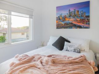 Glen Iris, Quiet Boutique 2 bedroom Netflix, WIFI, Parking, Free Wine Apartment, Melbourne - 3