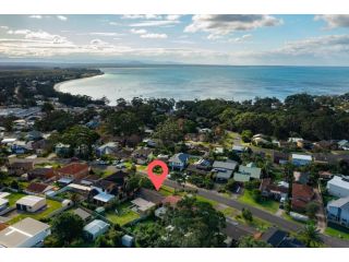 Modern Family Holiday Home Overlooking Jervis Bay Guest house, Vincentia - 1