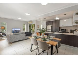 Modern inner-city living, minutes to CBD and QUT Apartment, Brisbane - 2