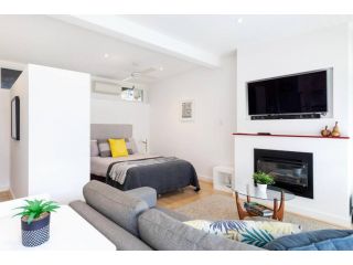 Modern Stylish Self-contained Studio Apartment Apartment, South Australia - 2