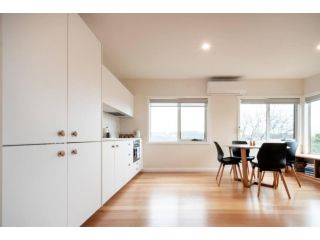 Modern self contained unit with stunning 180 degree views! Parking and WiFi Apartment, Kings Park - 2