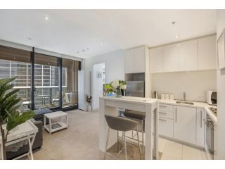 Modern Unit with Balcony & City Views, near Casino Apartment, Melbourne - 4