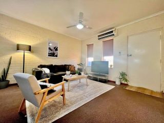 Neat 2 bedroom apartment, with free parking Apartment, Western Australia - 2