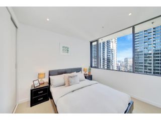 NEW! A Modern & Cozy 2BR Apt Next to Southern Cross with City Views Apartment, Melbourne - 4