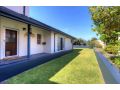 Beachfront Family Favourite Home with Pool & Views Guest house, Mandurah - thumb 4