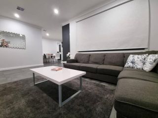 New modern 3 bedroom apartment in St Kilda East Apartment, Melbourne - 4