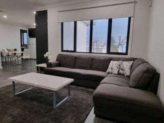 New modern 3 bedroom apartment in St Kilda East Apartment, Melbourne - 2