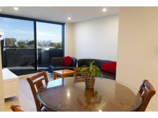 New Spacious 2 Bedroom With Gorgeous City Views Apartment, Melbourne - 2