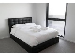 New Spacious 2 Bedroom With Gorgeous City Views Apartment, Melbourne - 4