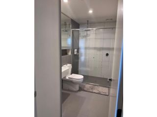 New Spacious and luxury 2 BBR 2 Bathroom Apt South Melbourne Apartment, Melbourne - 5