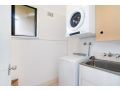 Newcastle Short Stay Accommodation - Flagstaff Apartment Apartment, Newcastle - thumb 6