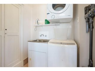 Newcastle Short Stay Accommodation - Vista Apartment Apartment, Newcastle - 1