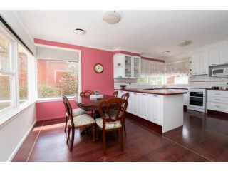 Oak St Perfect Home Away From Home, Close to CBD Guest house, Orange - 1