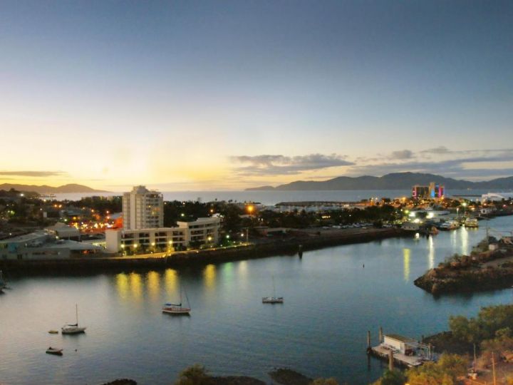 Oaks Townsville Metropole Hotel Aparthotel, Townsville - imaginea 1