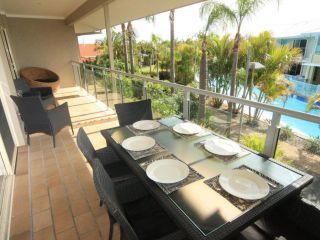 339 Pacific Blue 265 Sandy Pt Road HUGE RESORT LAGOON POOL Apartment, Salamander Bay - 2