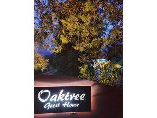 Oaktree Guest House Guest house, Victoria - 3