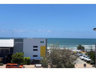 Ocean View - Alexandra Headlands Beachfront Unit Apartment, Alexandra Headland - 1