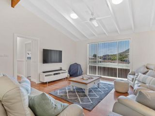 Ocean Beach Road, 22 Guest house, Shoal Bay - 1