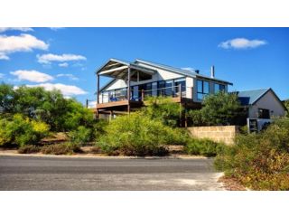 Blue Ocean Haven - Expansive Ocean Views in this Classic Family Beach House in Peppermint Grove Beach Guest house, Western Australia - 2