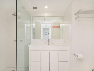 Ocean Plaza Unit 1469 - Right on Coolangatta beachfront Apartment, Gold Coast - 5